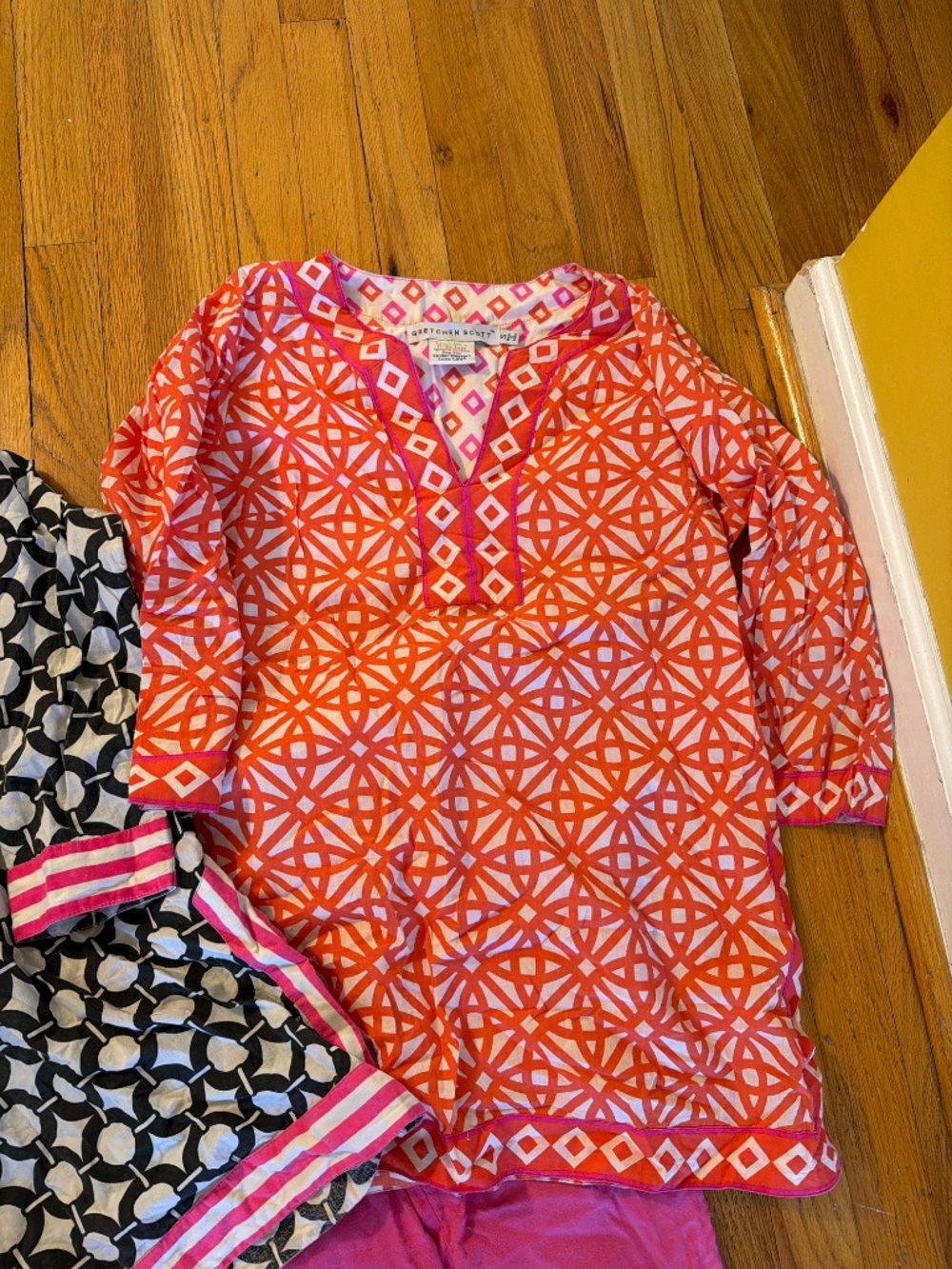 2 Gretchen Scott tunic tops and matching pants - Picture 3 of 4